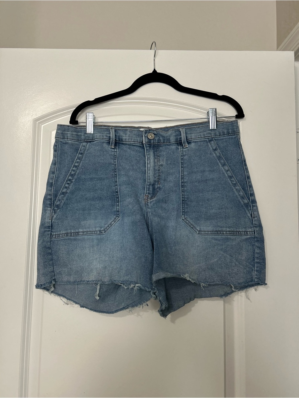 Nicole Miller Light Blue Denim Patch-Pocket Shorts